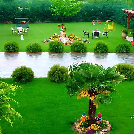 Relax Pozar Къща за гости 3*